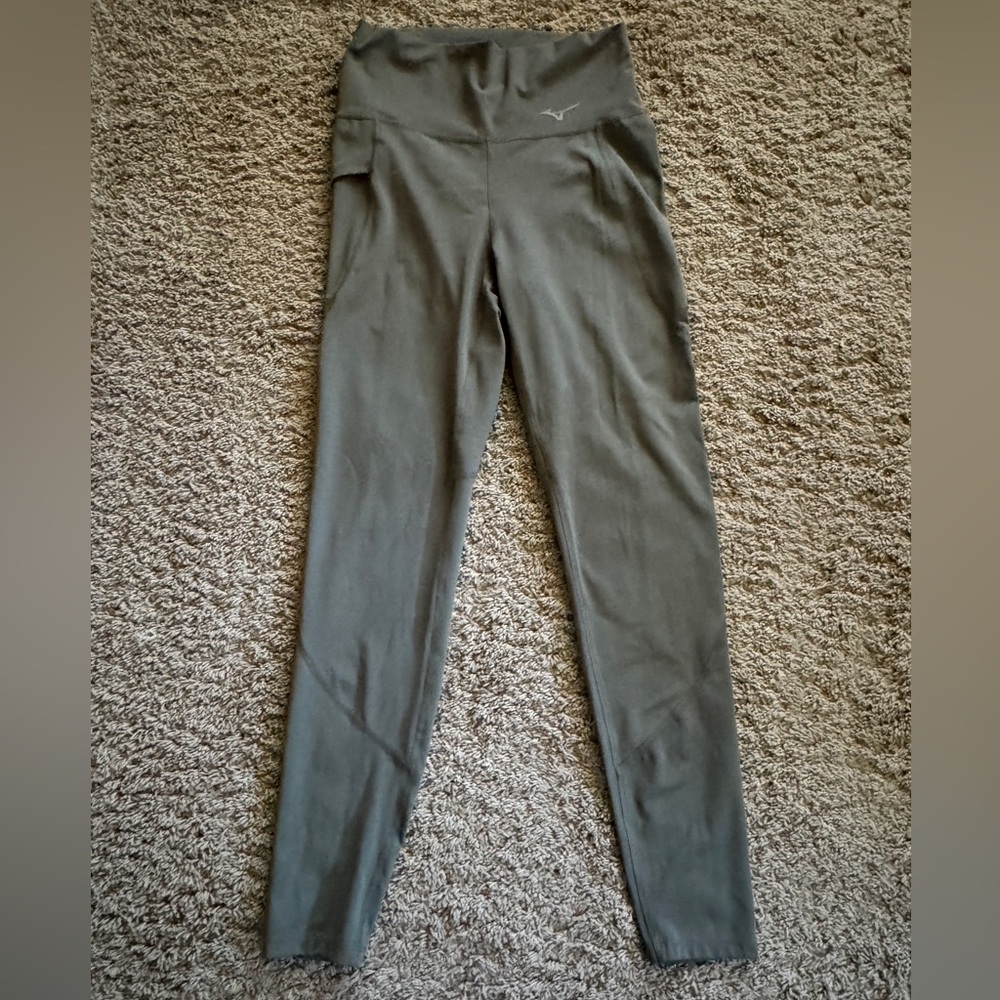 Mizuno Olive Performance Leggings with Side Pocket. Set of 4 women’s leggings